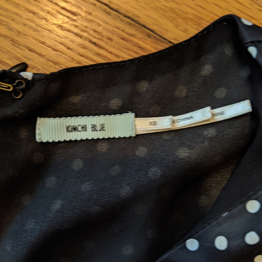 Feminine Polkadot Romper - Picture 4 of 4